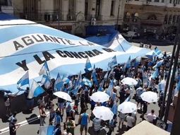 los hinchas de racing y su banderazo previo al clasico de avellaneda los hinchas de racing y su banderazo previo al clasico de avellaneda