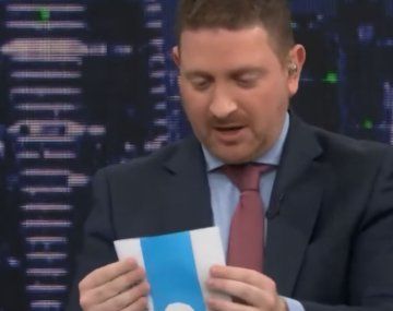 El papelón que hizo Joni Viale en vivo al mostrar cómo se usa la Boleta Única