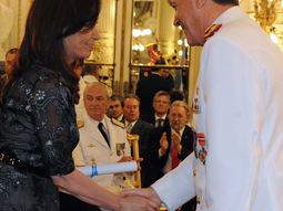 cfk encabezo acto de ascenso de oficiales de las ff.aa. cfk encabezo acto de ascenso de oficiales de las ff.aa.