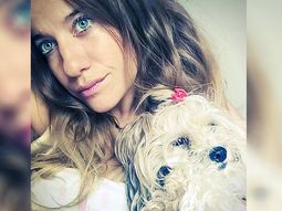 Una joven fue plantada en el altar y se casó con su perra.