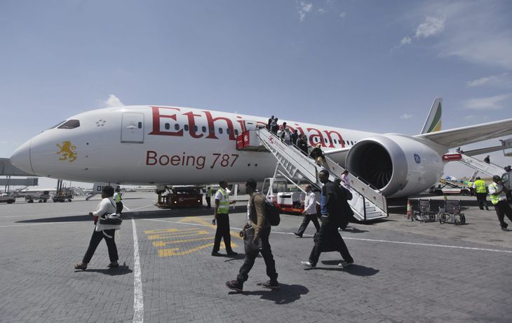 Un copiloto secuestró un avión para pedir asilo político