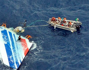 Revelan que el avión de Air France se estrelló por error de los pilotos