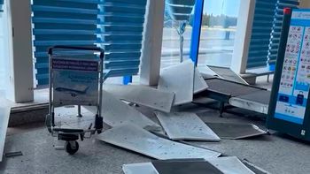 iran ataco azerbaiyan: lanzo drones contra el aeropuerto y una escuela en najichevan iran ataco azerbaiyan: lanzo drones contra el aeropuerto y una escuela en najichevan