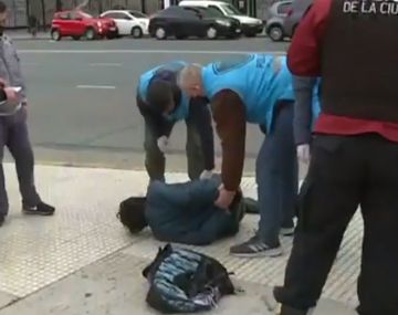 Ciudad: detienen a un hombre por golpear las puertas de acceso a Diputados en el Congreso