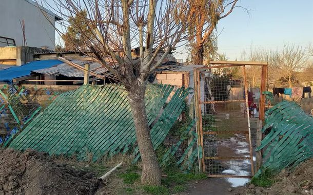 La precaria vivienda donde ocurrieron los hechos. La precaria vivienda donde ocurrieron los hechos.