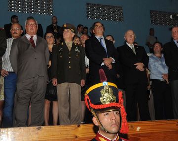 Abucheos y pedidos del gobernador de Santa Fe en el acto sin Macri 