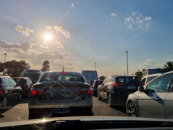 Una pareja discutía en la Autopista 25 de Mayo y murió atropellada