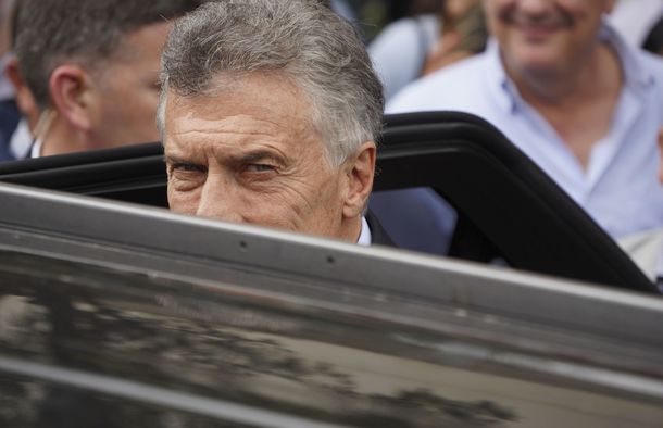 En medio de la investigación por espionaje ilegal, Macri viaja otra vez al exterior