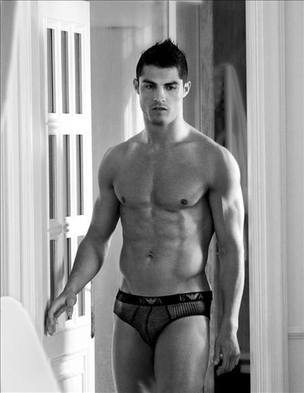 Ronaldo: músculos y poca ropa
