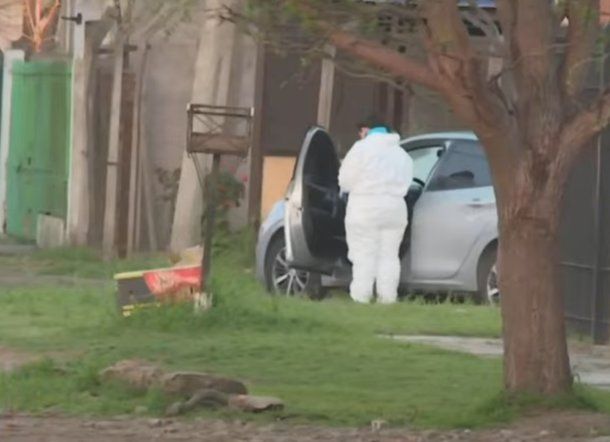 Hallaron dos cadáveres en la casa allanada por las chicas desaparecidas en Ciudad Evita