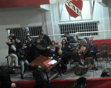 Se reanuda la Asamblea suspendida por agresión a Cantero