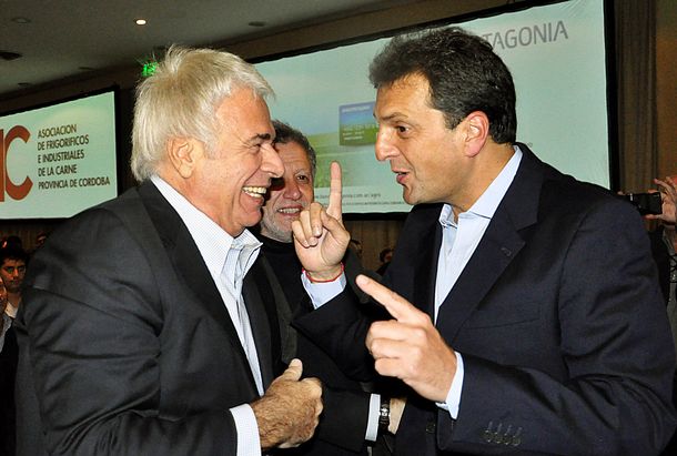 Massa y De la Sota reúnen a su tropa para evitar la fuga de votos hacia Macri