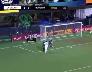 El insólito gol que erró Cristian Pavón y terminó con la eliminación de Los Ángeles Galaxy