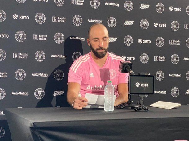 Gonzalo Higuaín anunció su retiro del fútbol profesional