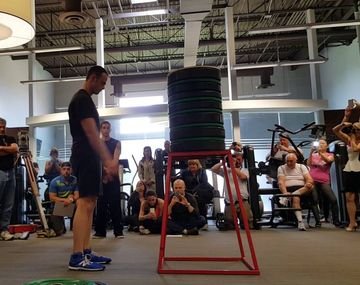 Canadiense saltó más de su altura y es Guinness