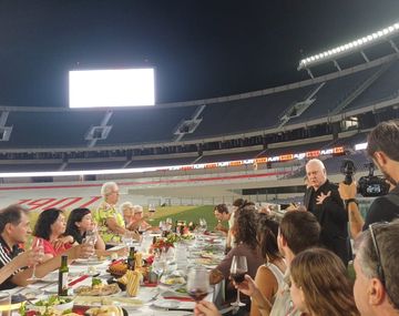 River organizó una emotiva cena para socios que atraviesan las fiestas en soledad