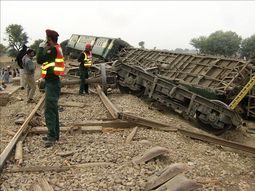 siete muertos y 30 heridos al estallar una bomba en pakistan siete muertos y 30 heridos al estallar una bomba en pakistan