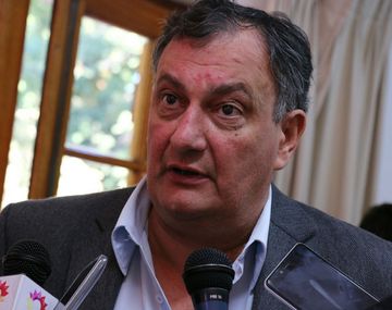 Asaltaron al intendente de Bariloche en la recibida de su hija en La Plata