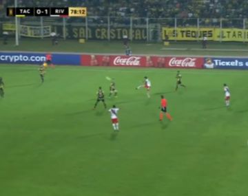 El impresionante golazo de Fonseca para el 2-0 de River ante Táchira