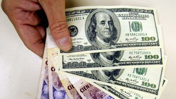 el dolar negro marco otro record y subio a 9,63 pesos el dolar negro marco otro record y subio a 9,63 pesos