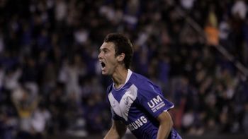 sin jugar bien, velez derroto a godoy cruz y es unico lider sin jugar bien, velez derroto a godoy cruz y es unico lider
