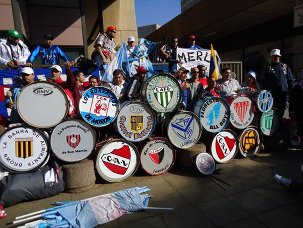 Hinchadas Unidas denuncia que la AFA se quedó con 3500 entradas de los barras