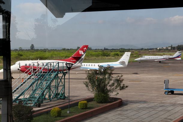 Nada cambia: los 15 aviones privados de los dirigentes de Macri en Jujuy