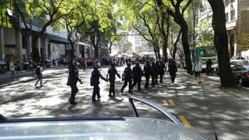 tension en trabajo: restringen el ingreso de empleados al ministerio tension en trabajo: restringen el ingreso de empleados al ministerio