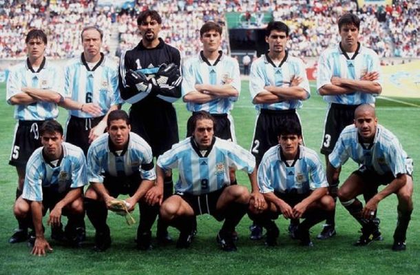 Una de las formaciones habituales de la Selección argentina en Francia 98