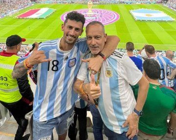 VIDEO: Hinchas mexicanos atacaron a un argentino y su hijo en el estadio Lusail
