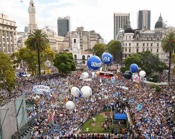 La encuesta de los gremios a los maestros bonaerenses para definir el plan de lucha