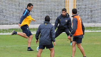 riquelme hizo futbol reducido, ¿se acelera el retorno? riquelme hizo futbol reducido, ¿se acelera el retorno?