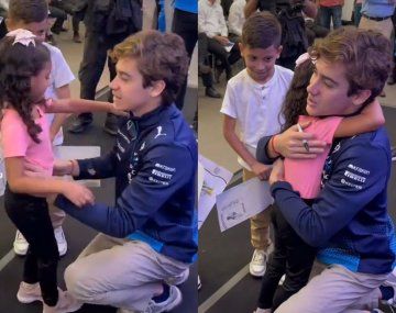La tierna reacción de Colapinto con una niña en Brasil que es viral