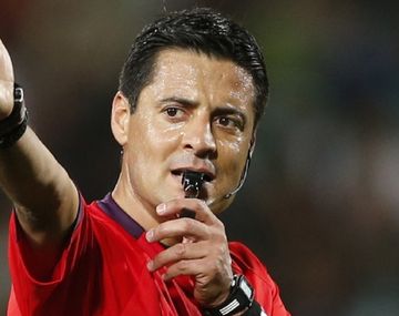 Confirmaron los árbitros que dirigirán Argentina-Francia: ¡hay un chileno!