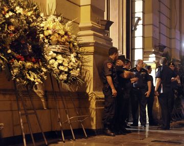 Último adiós a los bomberos fallecidos