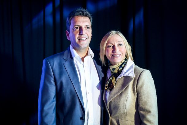 Mónica López anunció la renuncia a su candidatura con duras críticas al massismo