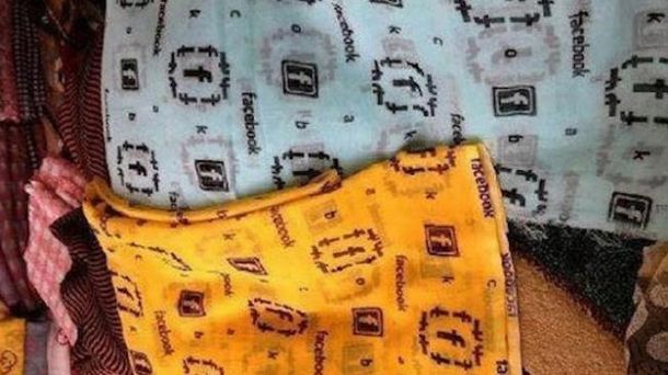 El furor por Facebook llegó a las túnicas femeninas del Sahara