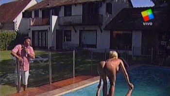 vicky xipolitakis redoblo la apuesta y se desnudo en tv vicky xipolitakis redoblo la apuesta y se desnudo en tv