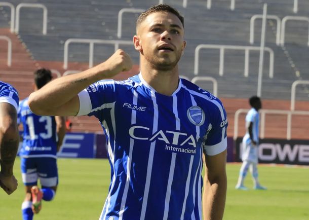 Racing perdió 2-0 con Godoy Cruz y se alejó de la punta