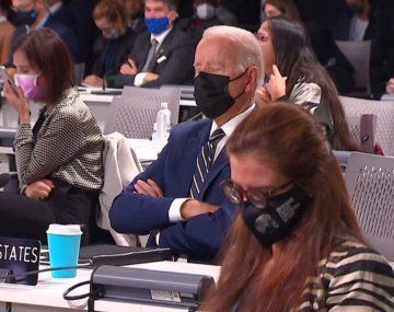 Biden se quedó dormido en la Cumbre del Cambio Climático y la imagen se viralizó