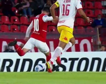 El impresionante golazo de Alan Soñora para Independiente