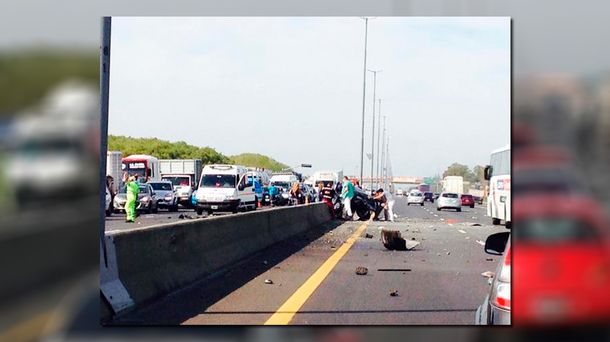VIDEO: Así fue el violento choque en la autopista Buenos Aires - La Plata