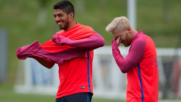 Barcelona apunta a un ex Boca para acompañar a Messi en la delantera