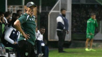 el picante descargo de troglio tras los rumores sobre su salida de banfield: me van a tener que bancar
