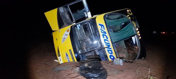 El gobierno de La Rioja sancionará a la empresa del colectivo arrastrado por el río