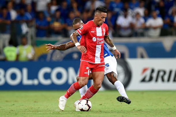 Huracán fue goleado por Cruzeiro y quedó al borde de la eliminación