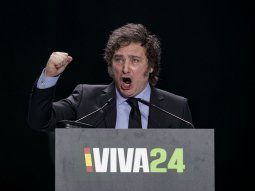 Denunciaron a Javier Milei por el uso del avión presidencial para viajes personales