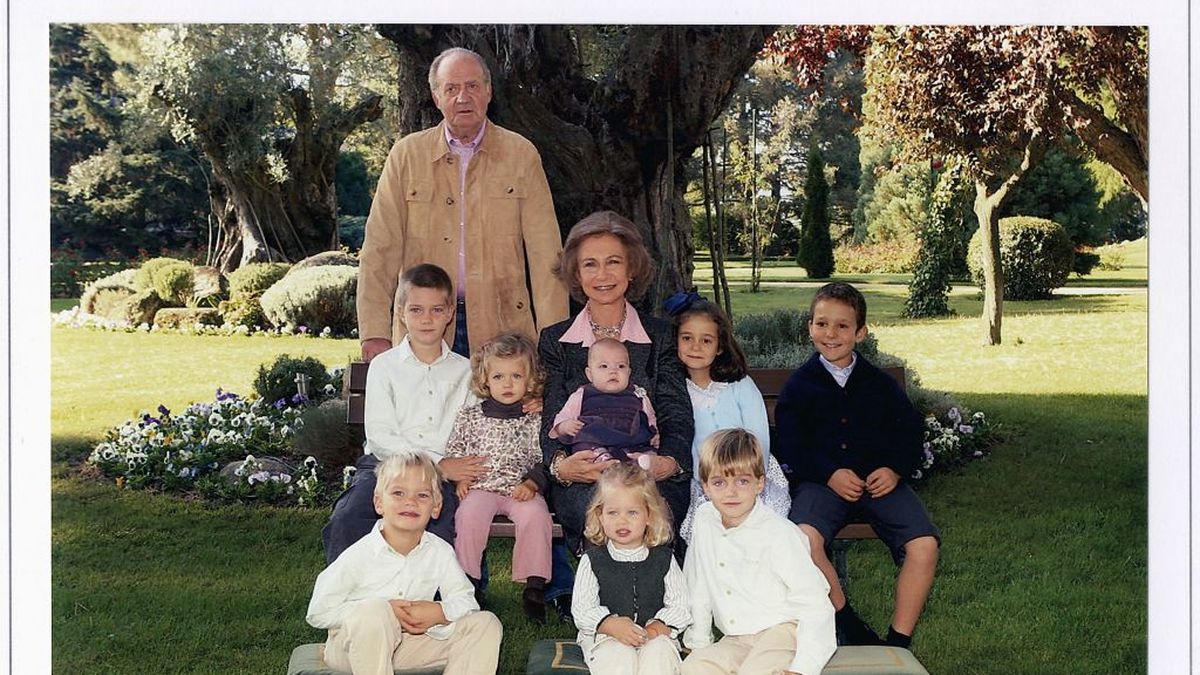 Photoshop Real: polémica por otra foto de los Reyes de España que sería trucada