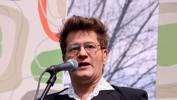 pipo cipolatti: entre al cuarto oscuro y vote con los ojos cerrados pipo cipolatti: entre al cuarto oscuro y vote con los ojos cerrados