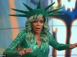 Una conductora se desmayó en vivo durante un especial de Halloween